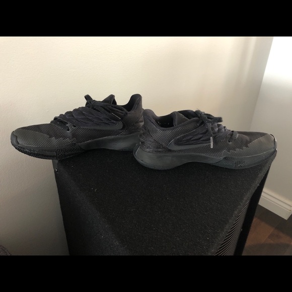 Nike kyrie 4 low top - Picture 3 of 4